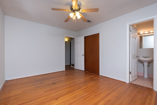 Building Photo - 7403 L St