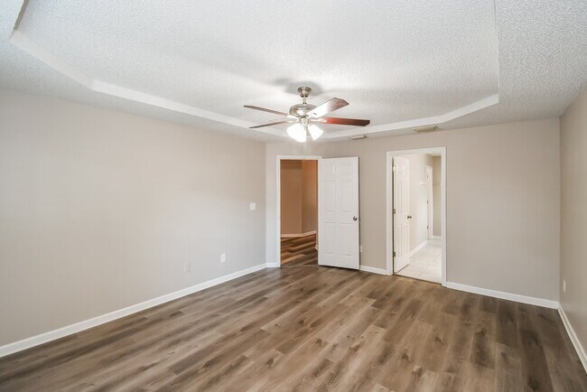 Building Photo - 1223 Summer Springs Drive