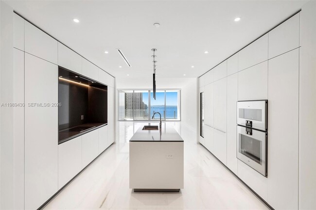 Building Photo - 300 Biscayne Blvd Way