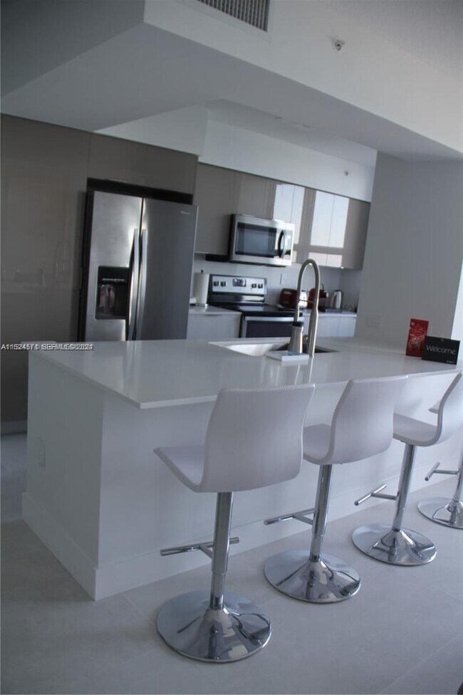 Building Photo - 2080 S Ocean Dr