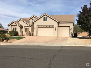 Building Photo - Five Bedroom Home in Washington Fields