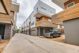Building Photo - 1510 N Washington Ave