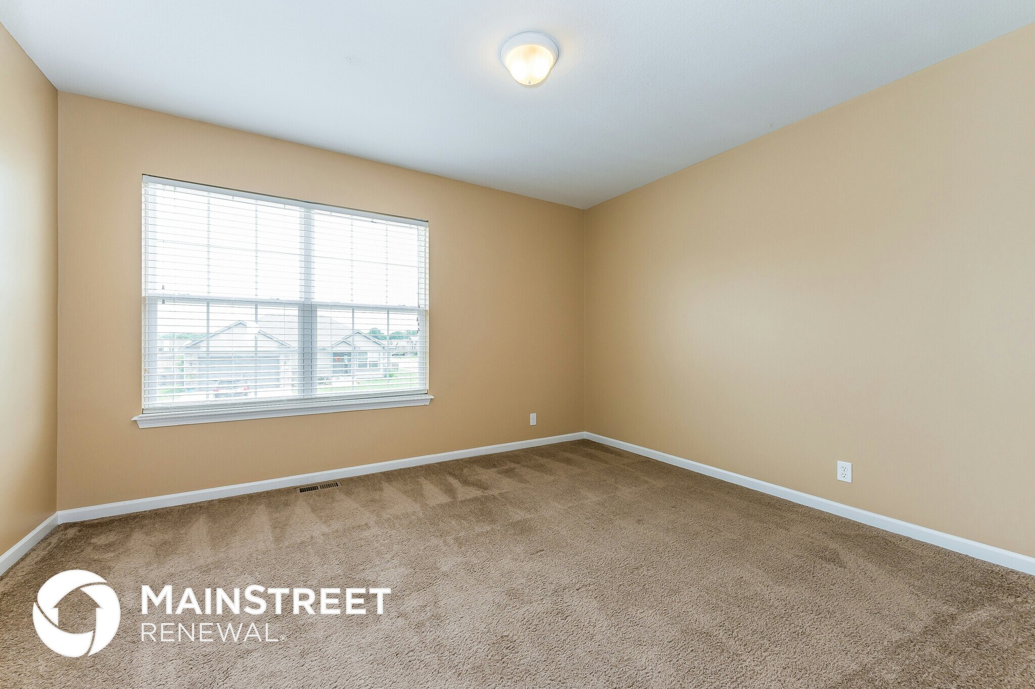 Building Photo - 1606 Fairway Ct