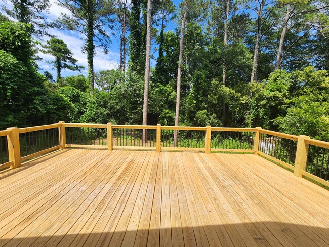 Building Photo - 1055 College Station Rd