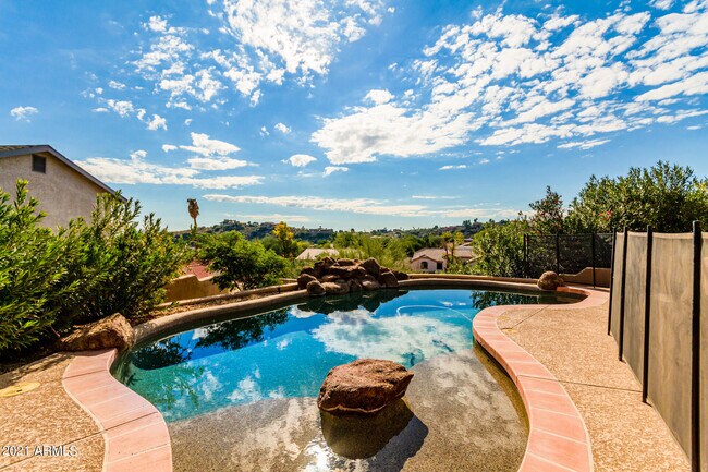 Building Photo - 16411 N Skyridge Ln
