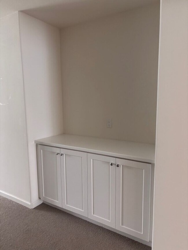 Building Photo - Welcome home to this beautiful Murrieta Town Home!