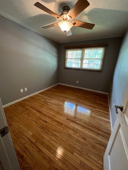 Bedroom 3 - 1827 Truman Dr