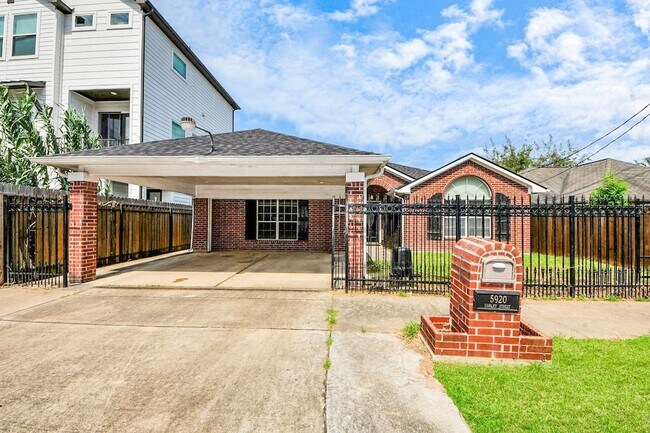 Building Photo - 5920 Conley St