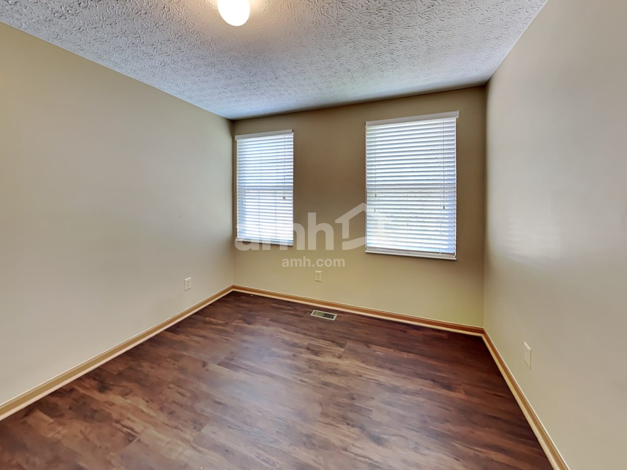 Building Photo - 1363 Wild Horse Dr