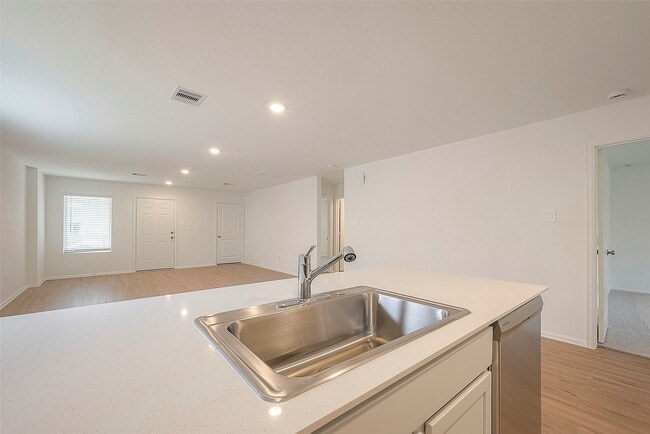 Building Photo - 1491 Las Cuevas Dr