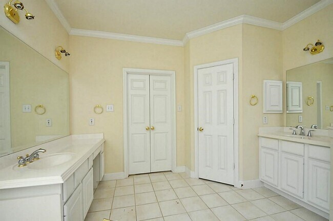 Building Photo - 4210 Leaflock Ln