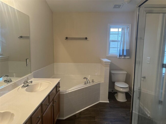 Building Photo - 1620 Halliard Dr