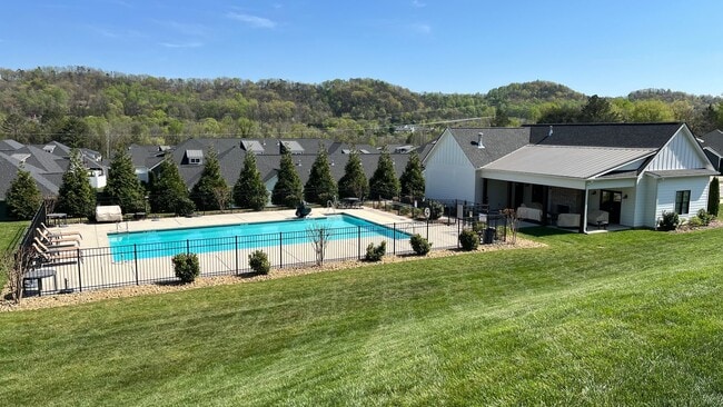 Building Photo - 847 Wellstone Dr