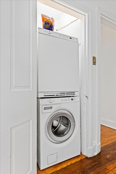 Building Photo - 234 S 20th St