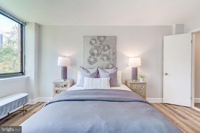 Building Photo - 600 Roosevelt Blvd