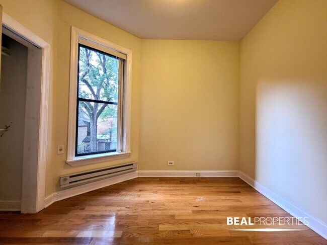 Building Photo - 2 bedroom in CHICAGO IL 60610