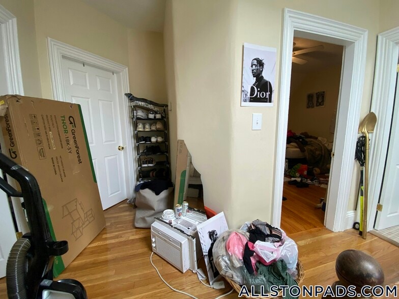 Building Photo - 36 Pratt St