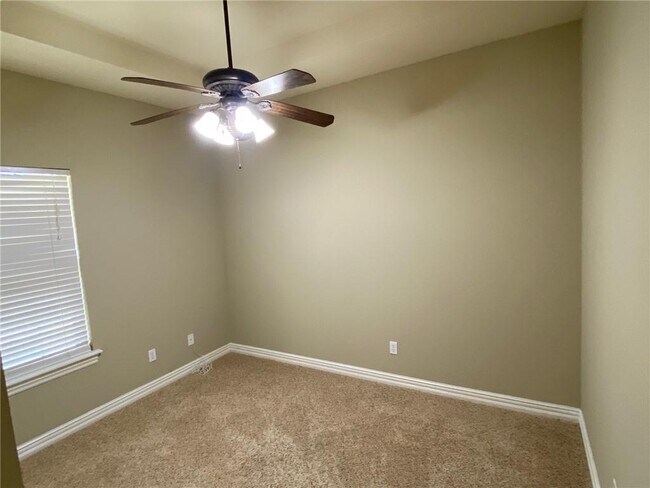 Building Photo - 4221 N Zion Valley Dr