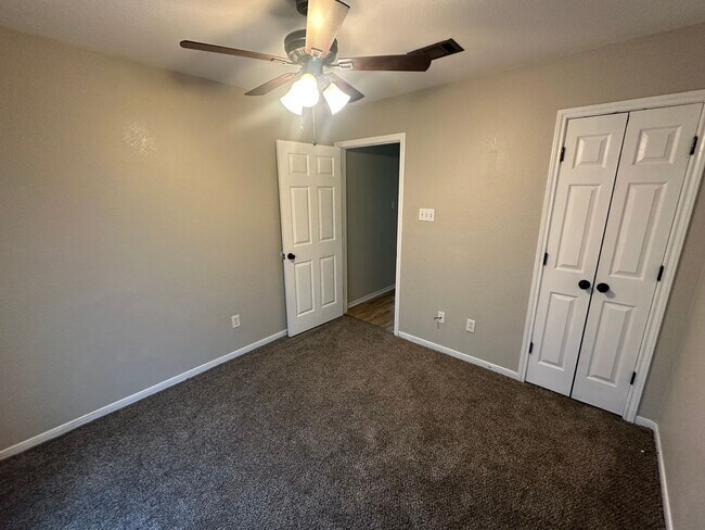 Building Photo - 3104 Valley Oaks Cir