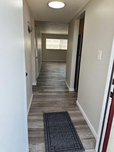 Building Photo - 220 SW 9th Ave