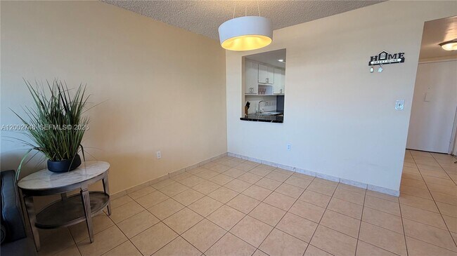 Building Photo - 1351 NE Miami Gardens Dr