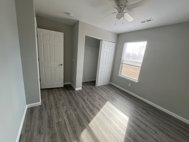 Building Photo - 1208 Jones Ave