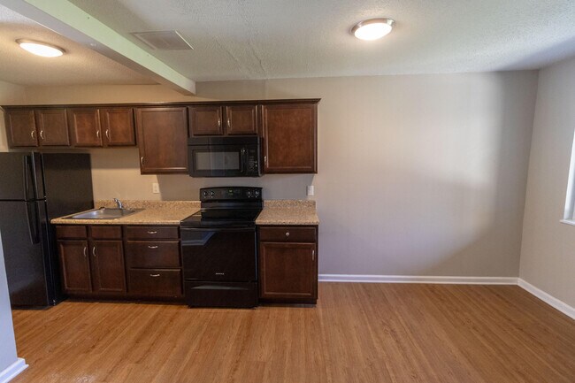 Building Photo - 105 N Garth Ave