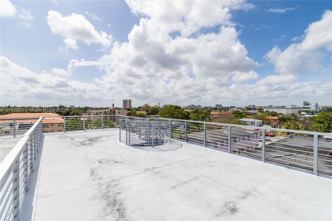 Building Photo - 545 SW 11th St