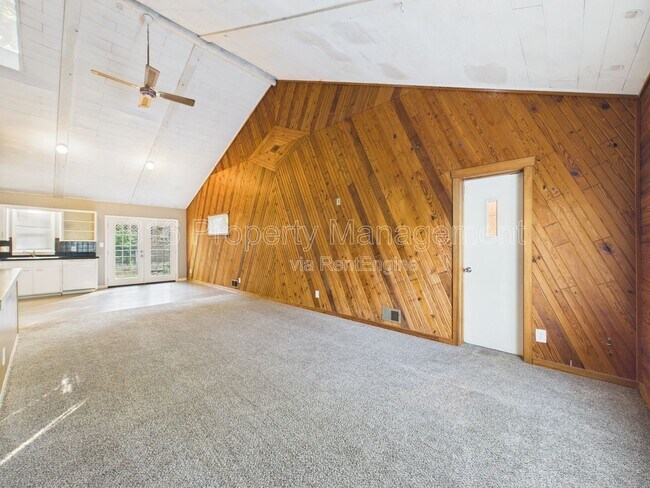 Building Photo - 7156 Woodson Rd