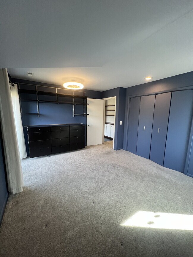 Building Photo - 2 Bedroom / 2 Bath Condo with 1,200 Square Feet, Luxury Finishes, and Great Amenities!