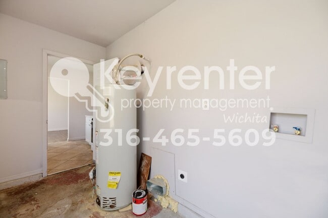 Building Photo - 2322 S Emporia St