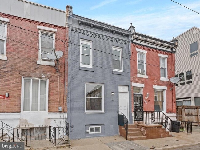 Building Photo - 2211 Pierce St