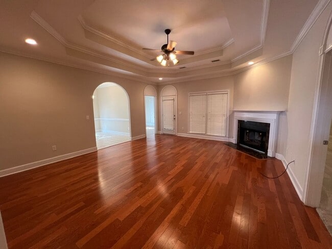 Building Photo - 714 Berry Ln