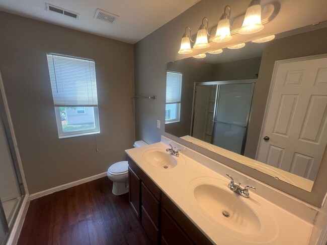 Building Photo - 106 Day Place 3BR/2.5BA (Trenton)