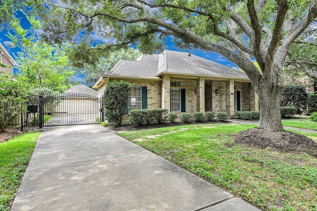 Building Photo - 1438 Crescent Green Dr