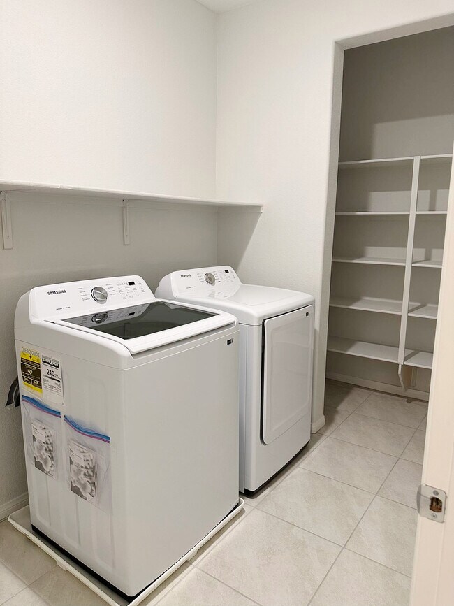 Building Photo - 11585 Salt Creek Ave