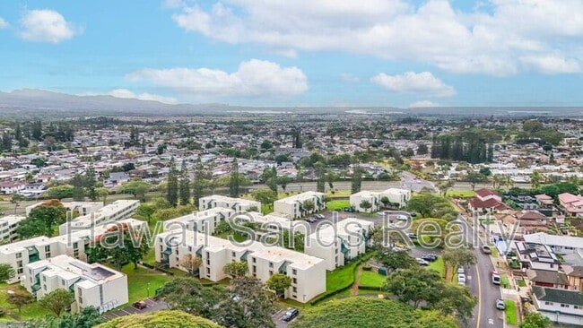 Building Photo - 95-021 Kuahelani Ave