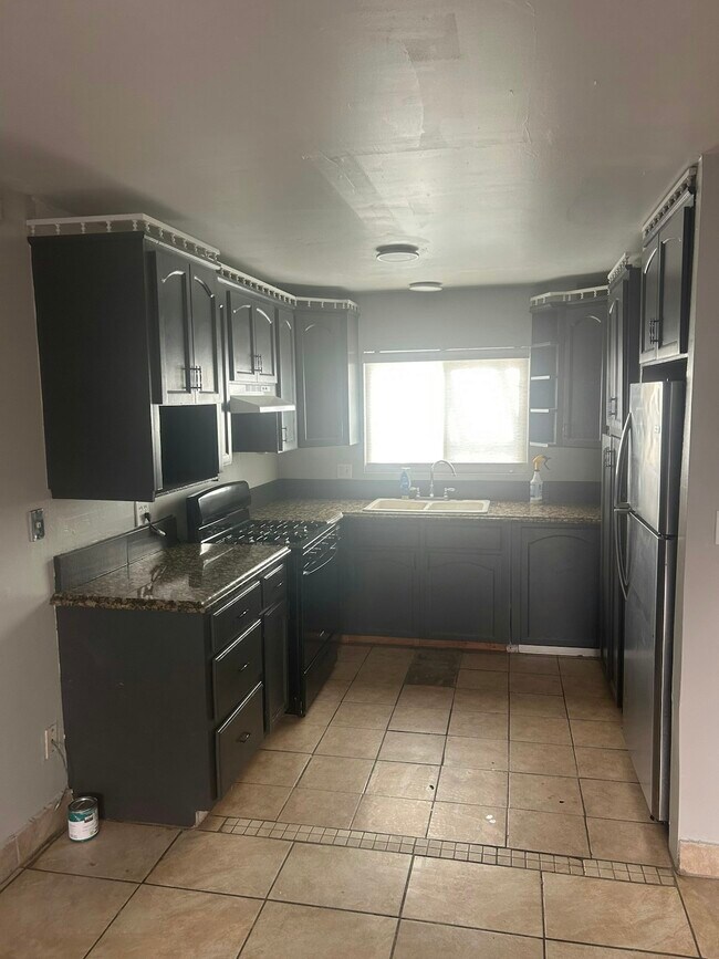 Building Photo - 458 Grand Ave