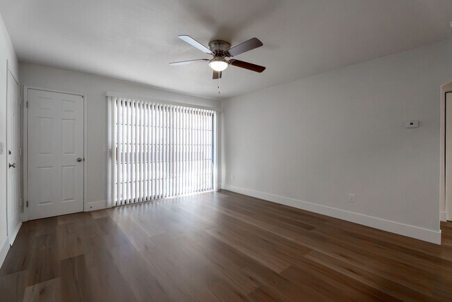 Building Photo - 5158 S Jones Blvd