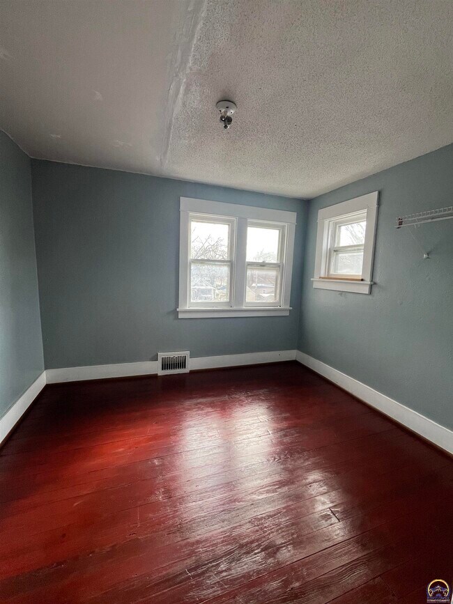 Building Photo - 810 Exchange St