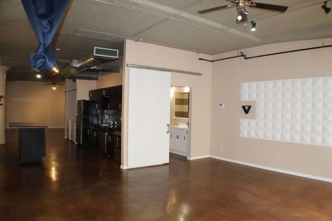 Building Photo - 1122 Jackson St