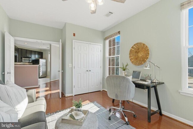 Building Photo - 2465 Army Navy Dr