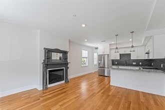 Building Photo - 48 Water St