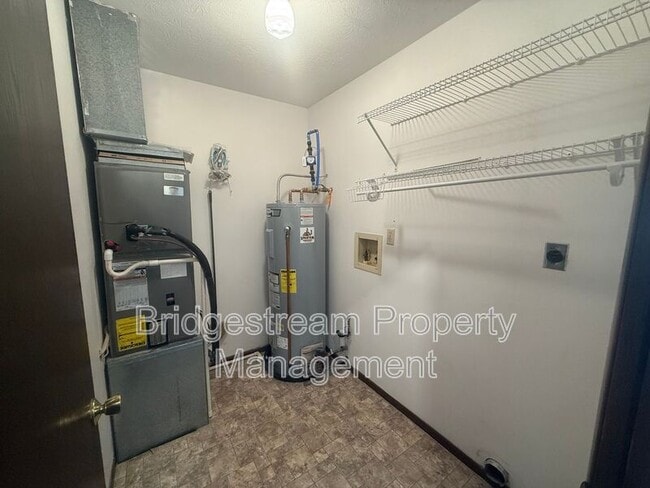 Building Photo - 68 Candlewood Ct