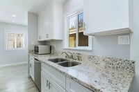 Building Photo - Ellis Street Duplex