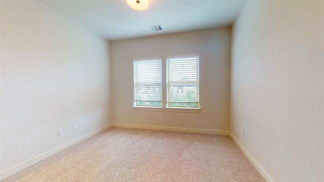 Building Photo - 1708 Upland Lakes