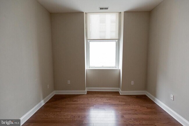 Building Photo - 1600 Walnut St