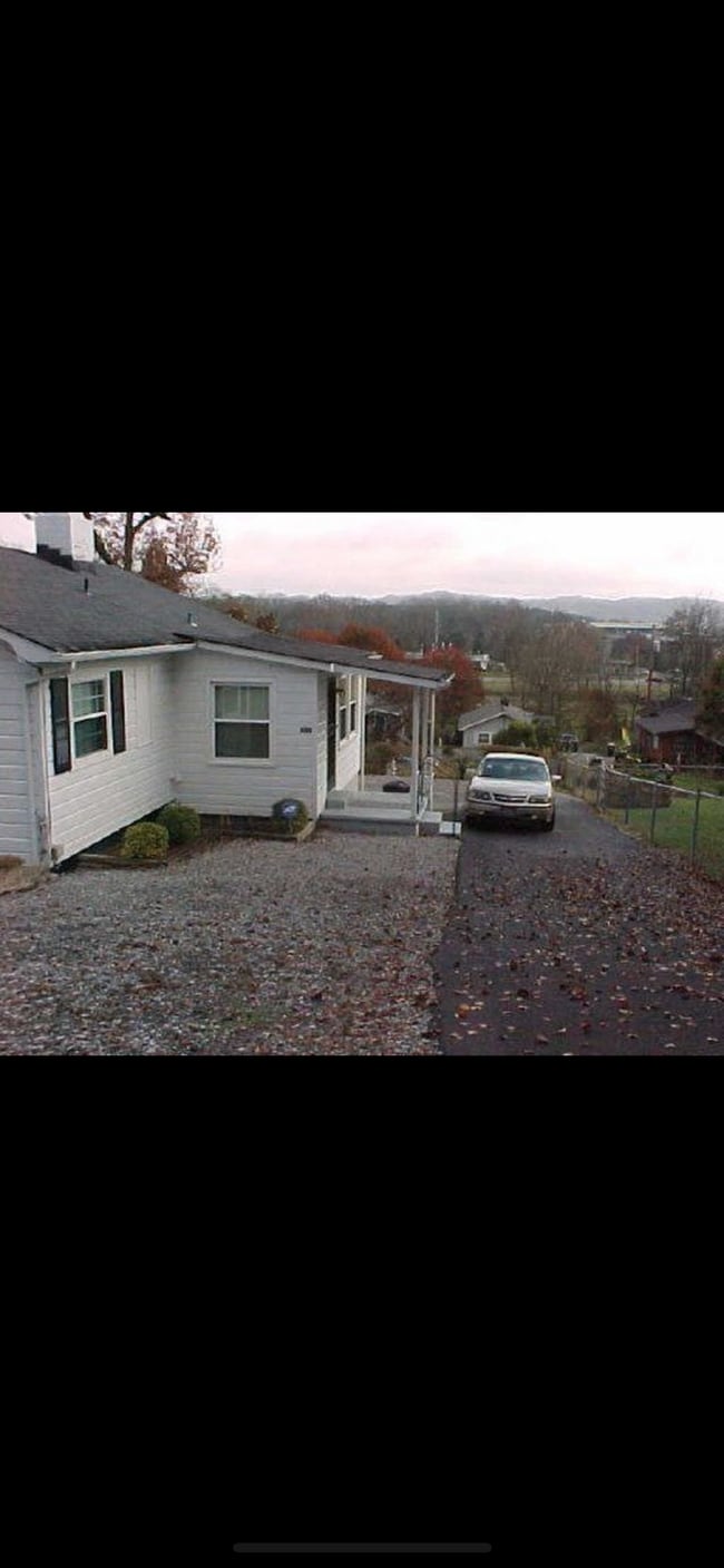 Building Photo - 208 E Tennessee Ave