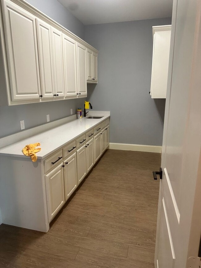 Building Photo - open concept 4bd - rent to own