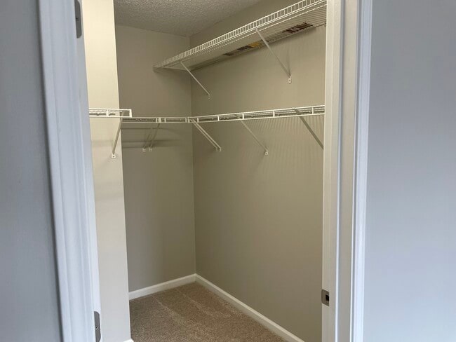 Building Photo - 655 Perrie Dr